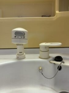交換前の洗面混合水栓