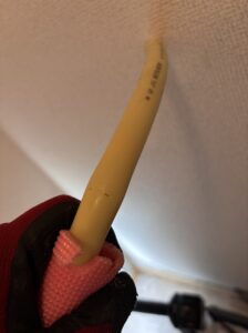 交換のために撤去した漏水した給湯管