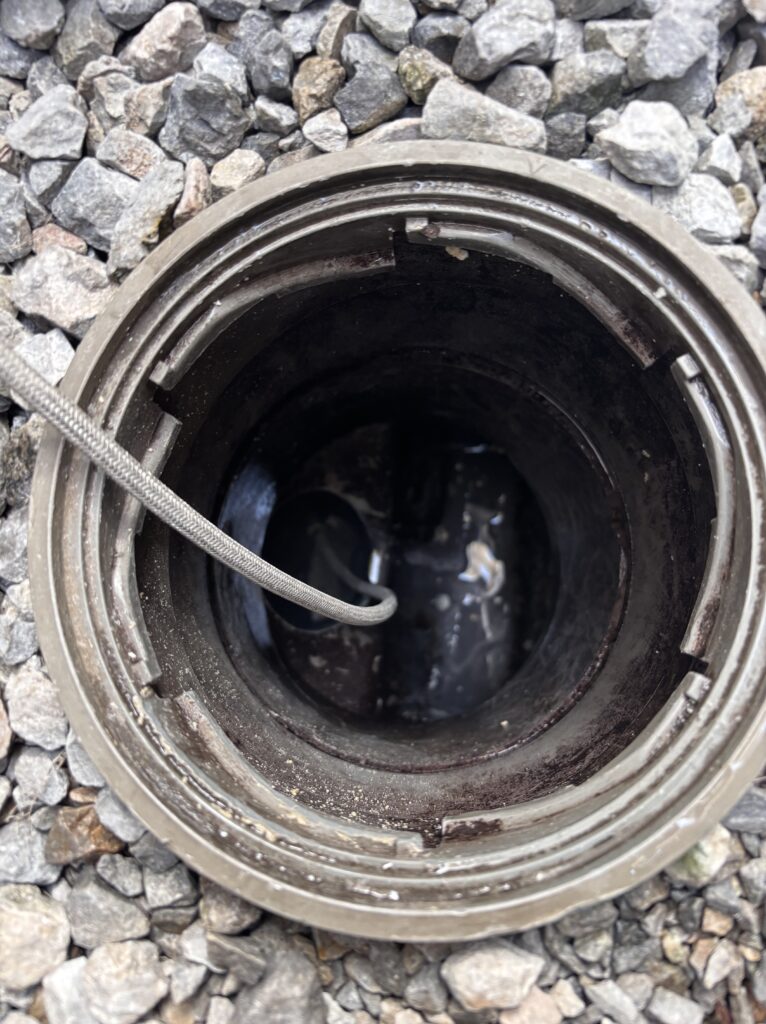 排水管高圧洗浄中