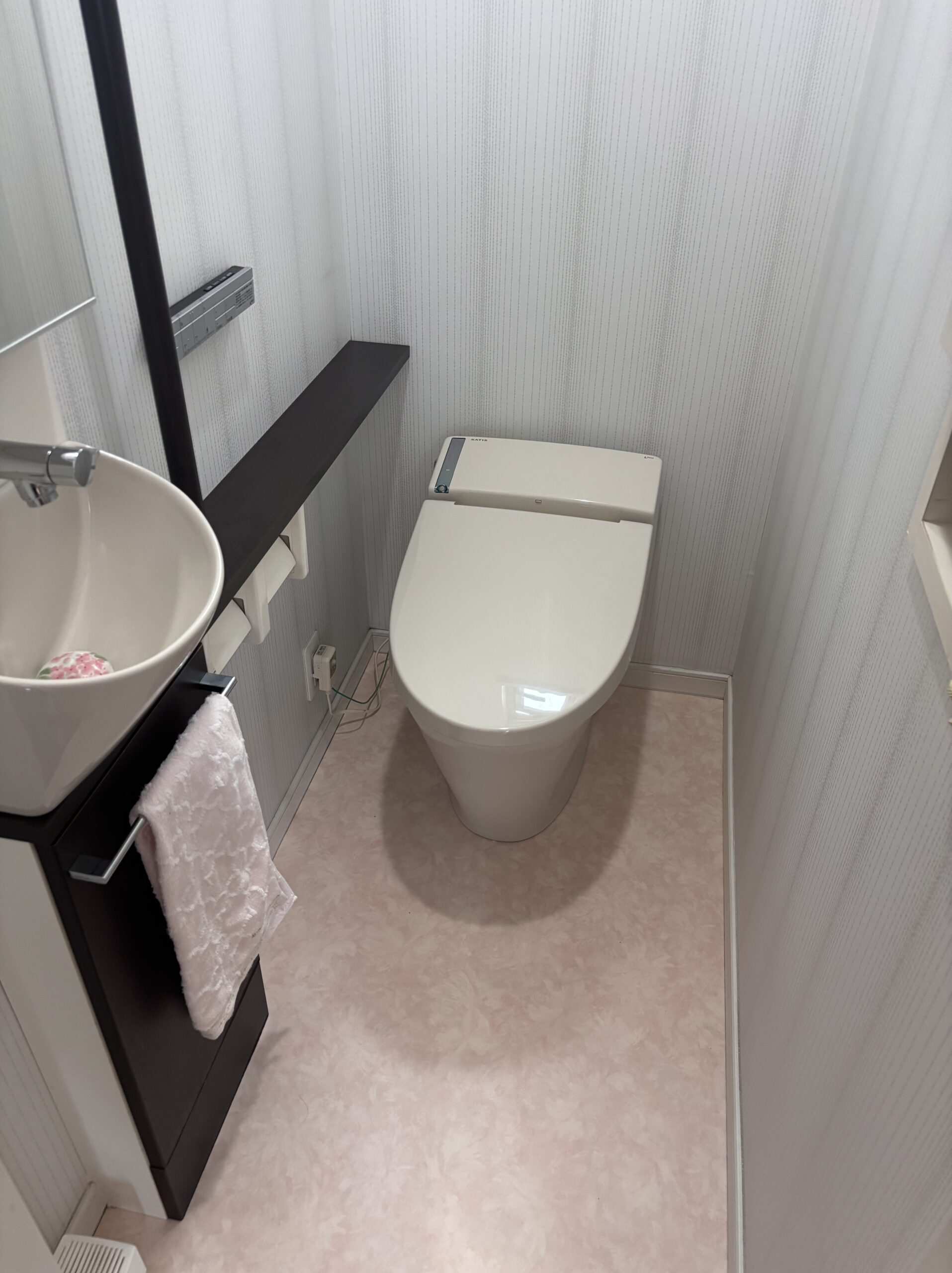 IMG 0833 川口市 トイレ交換工事 TOTO ピュアレストQR 施工写真1