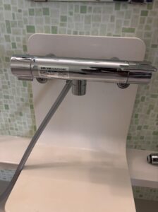 さいたま市緑区 キッチン・浴室混合水栓交換 TOTO TKS05301J1 TBV03409J1 施工写真4